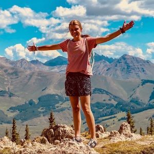 Meet your Posher, Ella